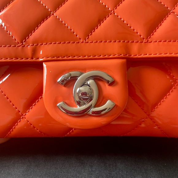 Mint Condition Chanel Orange Patent Leather Classic Flap Bag - Picture 4 of 15